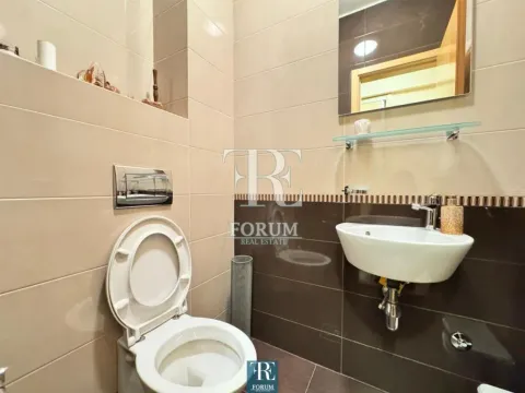 Izdavanje, dvosoban stan, 70m², Blok 6, Podgorica - image 11