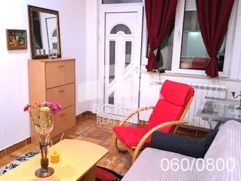 Izdavanje, jednosoban stan, 42m², Vračar Hram, Vračar Sve Podlokacije - image 3