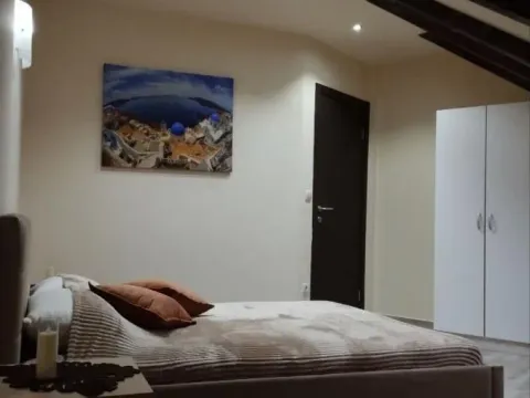 Izdavanje, dvosoban stan, 70m², Tivat, Crna Gora - image 6