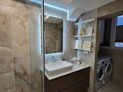 Prodaja, dvosoban stan, 70m², Tivat, Crna Gora - image 11