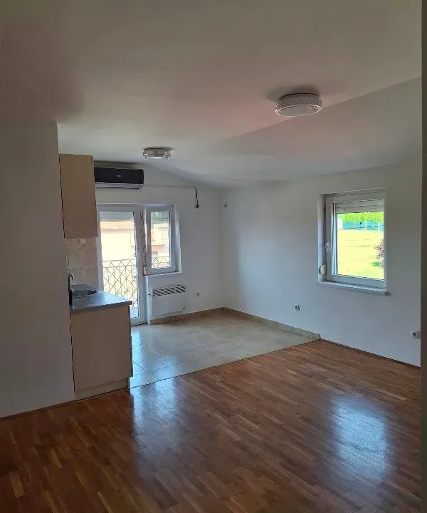 Prodaja, dvosoban stan, 42m², Višnjica, Palilula Sve Podlokacije