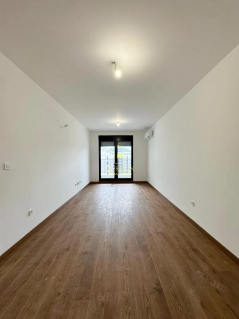 Izdavanje, dvosoban stan, 64m², Tološka šuma, Podgorica