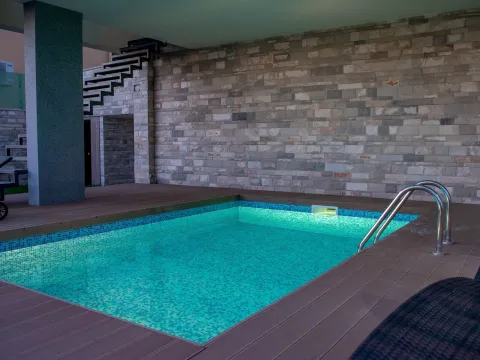 Izdavanje, kuća, 310m², Kavač, Kotor - image 26