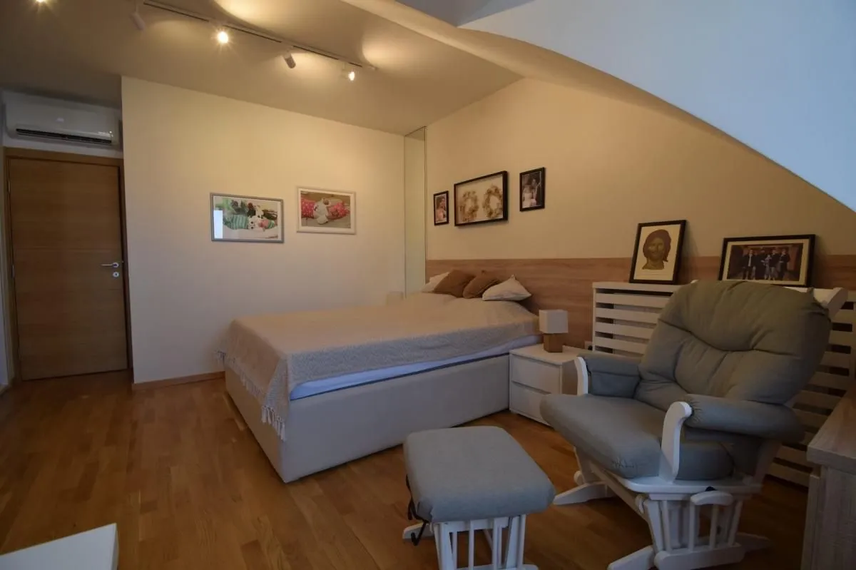 Prodaja, četvorosoban stan, 111m², Sajmište, Novi Sad