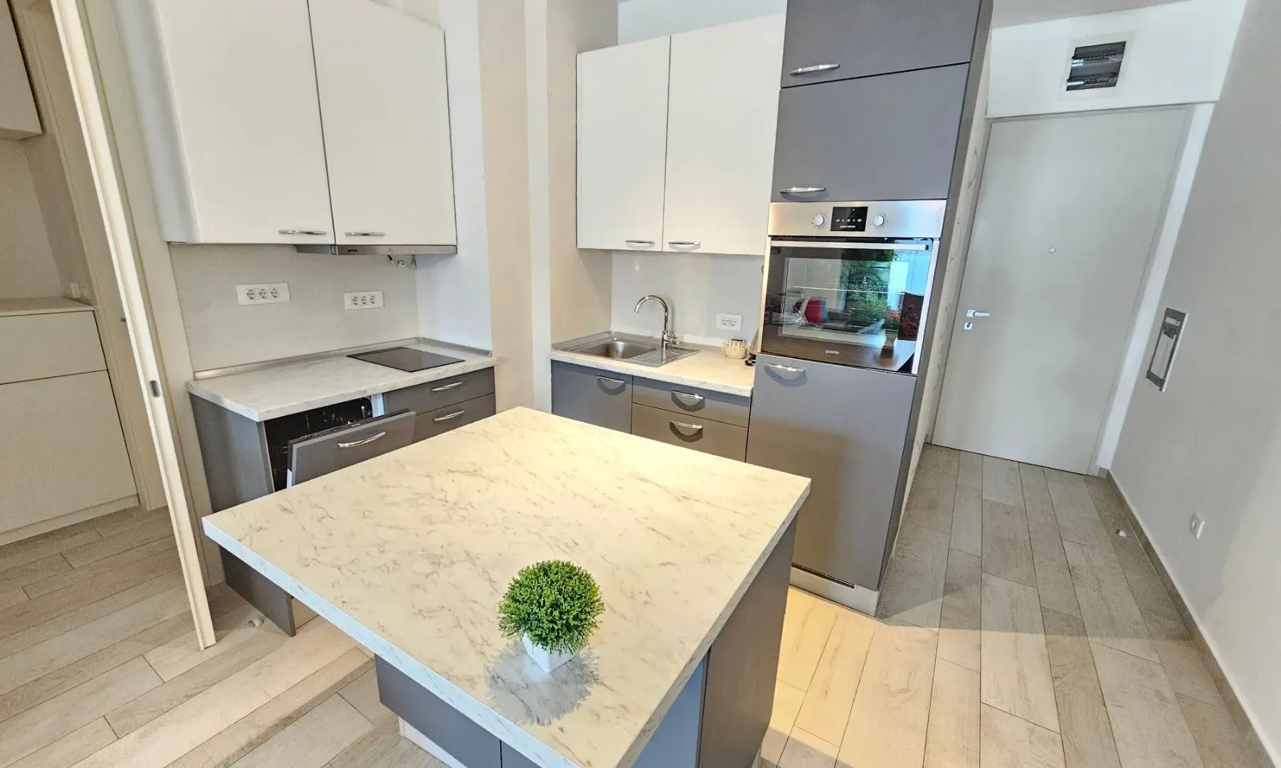 Rent, one bedroom apartment, 57m², Budva, Crna Gora