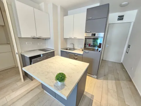 Rent, one bedroom apartment, 57m², Budva, Crna Gora - image 10