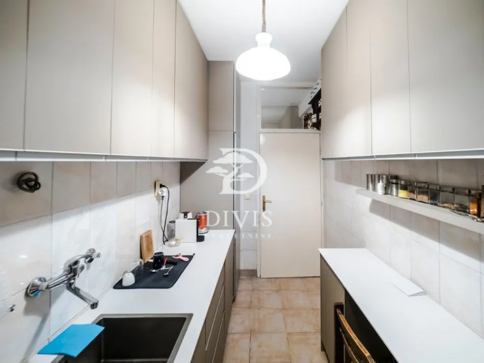 Sale, four bedroom apartment, 89m², Neimar, Vračar Sve Podlokacije