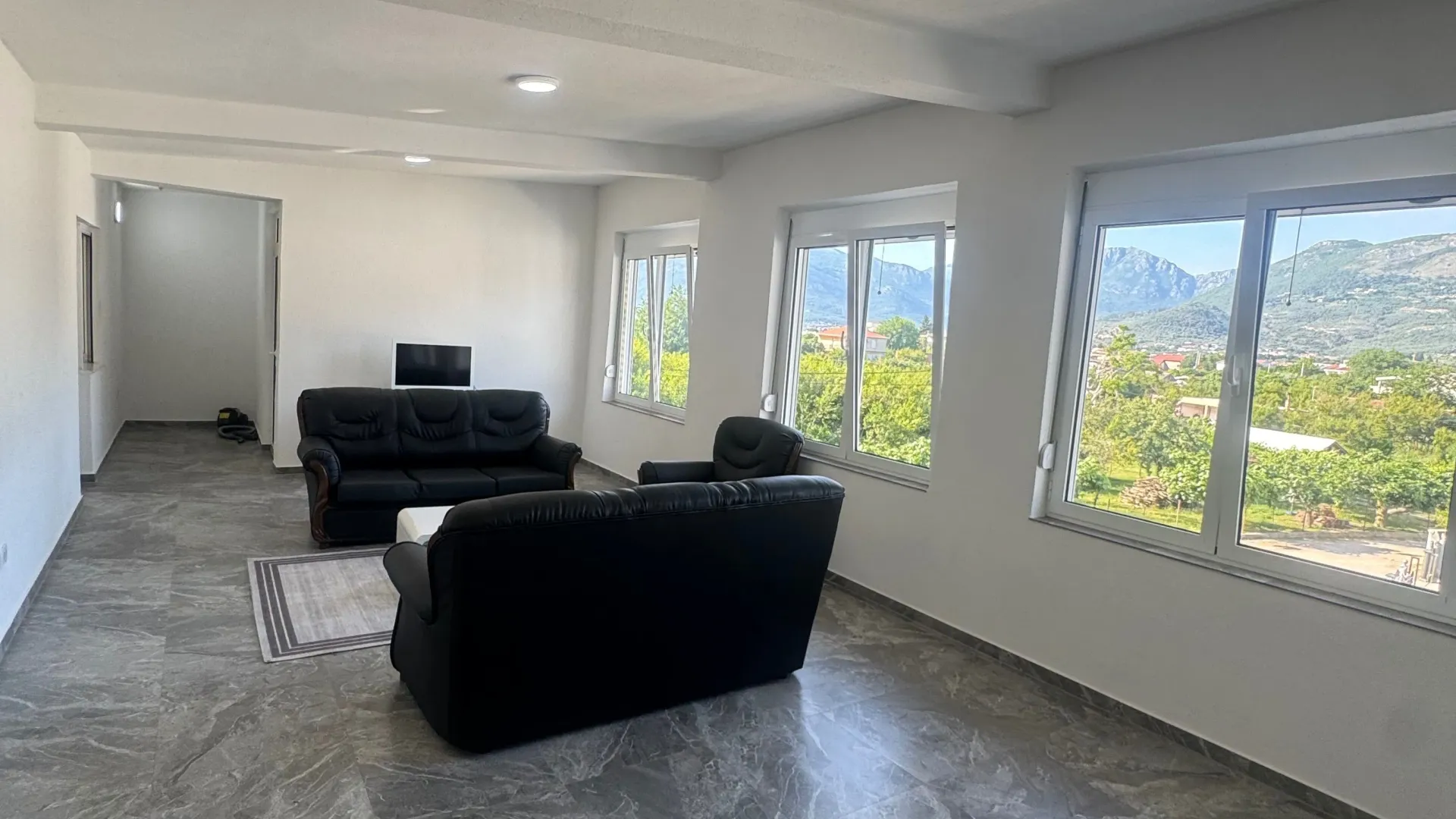 Izdavanje, kuća, 95m², Polje, Bar