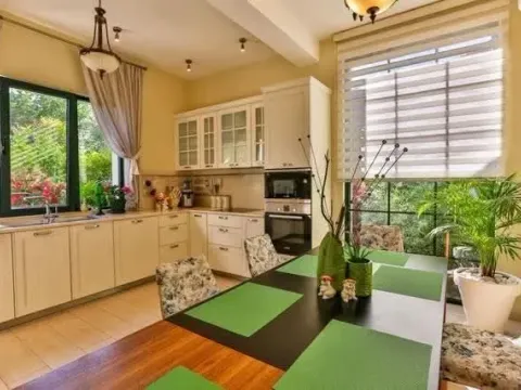 Prodaja, kuća, 240m², Donja Lastva, Tivat - image 17