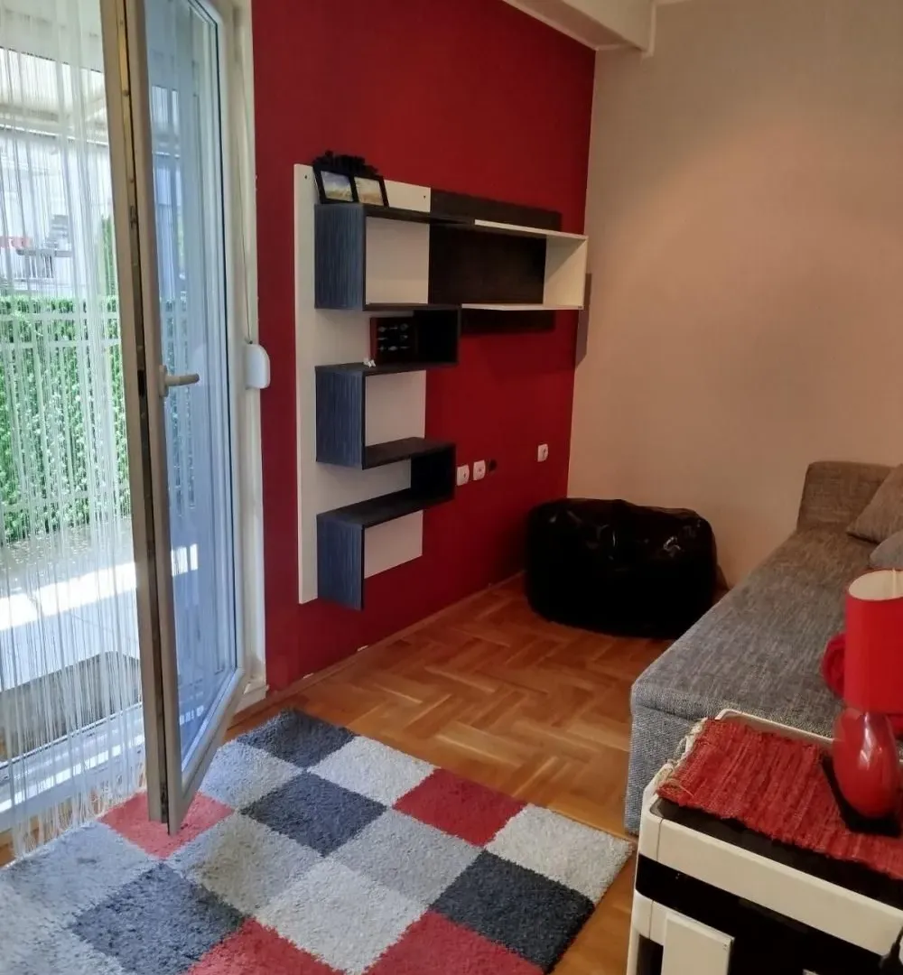 Prodaja, trosoban stan, 74m², Vojvode Vlahovica, Beograd