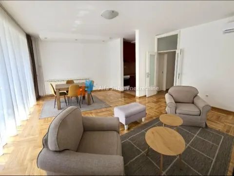 Izdavanje, trosoban stan, 76m², Vračar Sve Podlokacije, Beograd