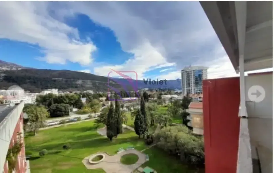 Sale, three bedroom apartment, 160m², Centar, Budva