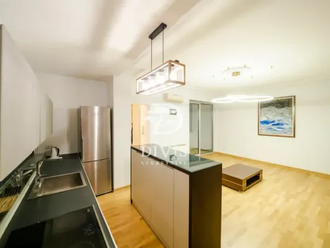 Prodaja, četvorosoban stan, 105m², Vračar Centar, Vračar Sve Podlokacije - image 2