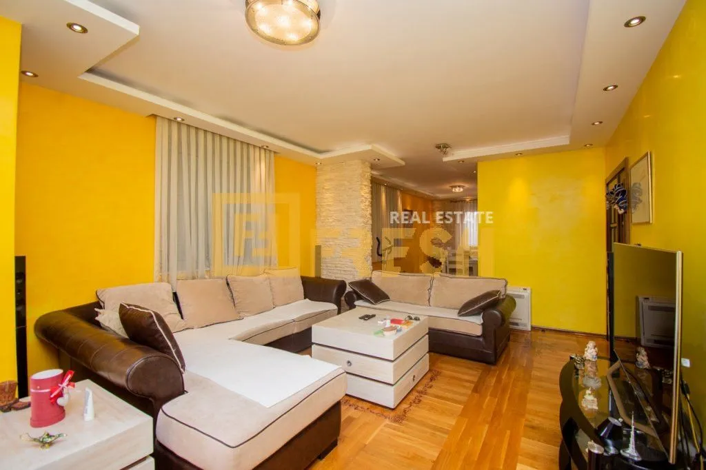 Prodaja, četvorosoban stan, 139m², Momišići, Podgorica