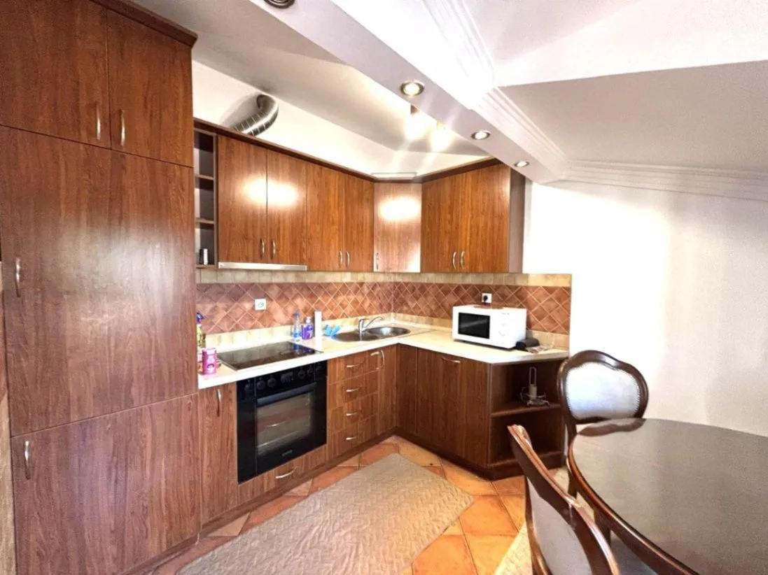 Prodaja, trosoban stan, 80m², Stari Aerodrom, Podgorica