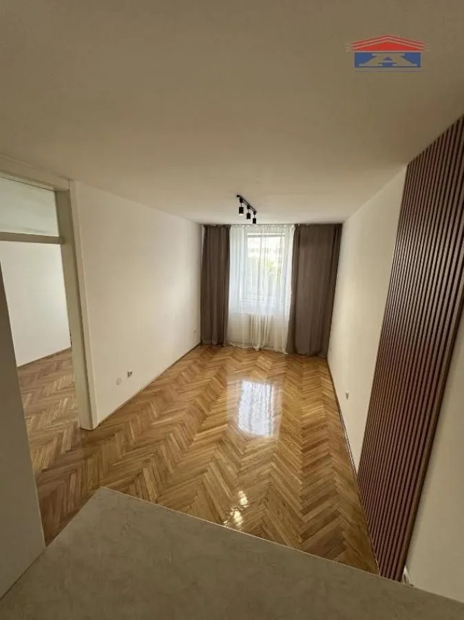 Prodaja, jednosoban stan, 35m², Bulevar Oslobodjenja, Novi Sad Sve Podlokacije