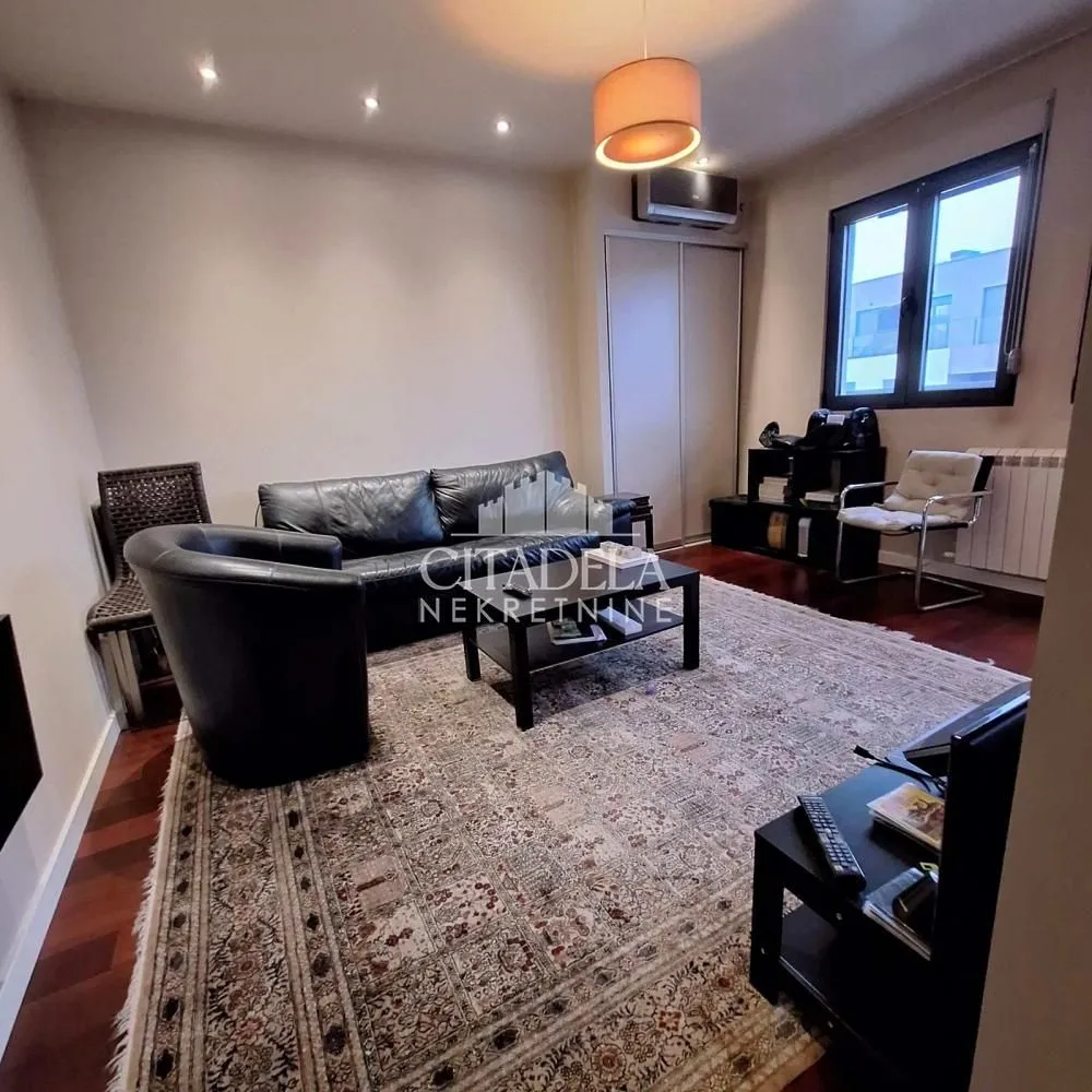 Prodaja, dvosoban stan, 60m², Stari Grad, Beograd