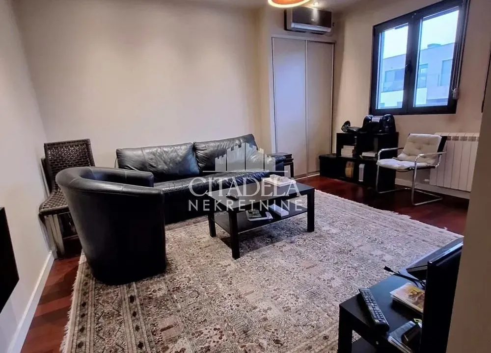 Prodaja, dvosoban stan, 60m², Stari Grad, Beograd