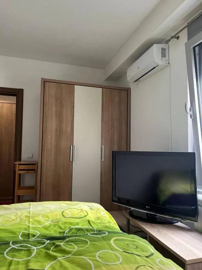 Izdavanje, dvosoban stan, 66m², Crveni Krst, Beograd