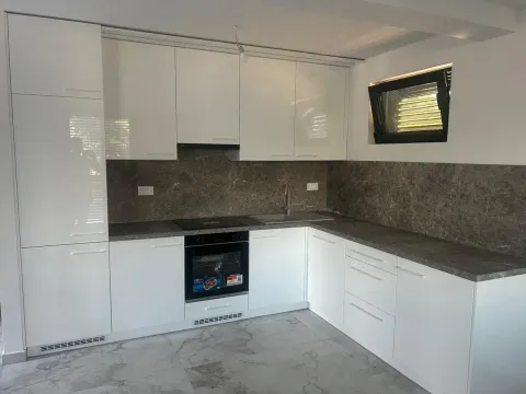 Prodaja, dvosoban stan, 104m², Bogišići, Tivat - image 1