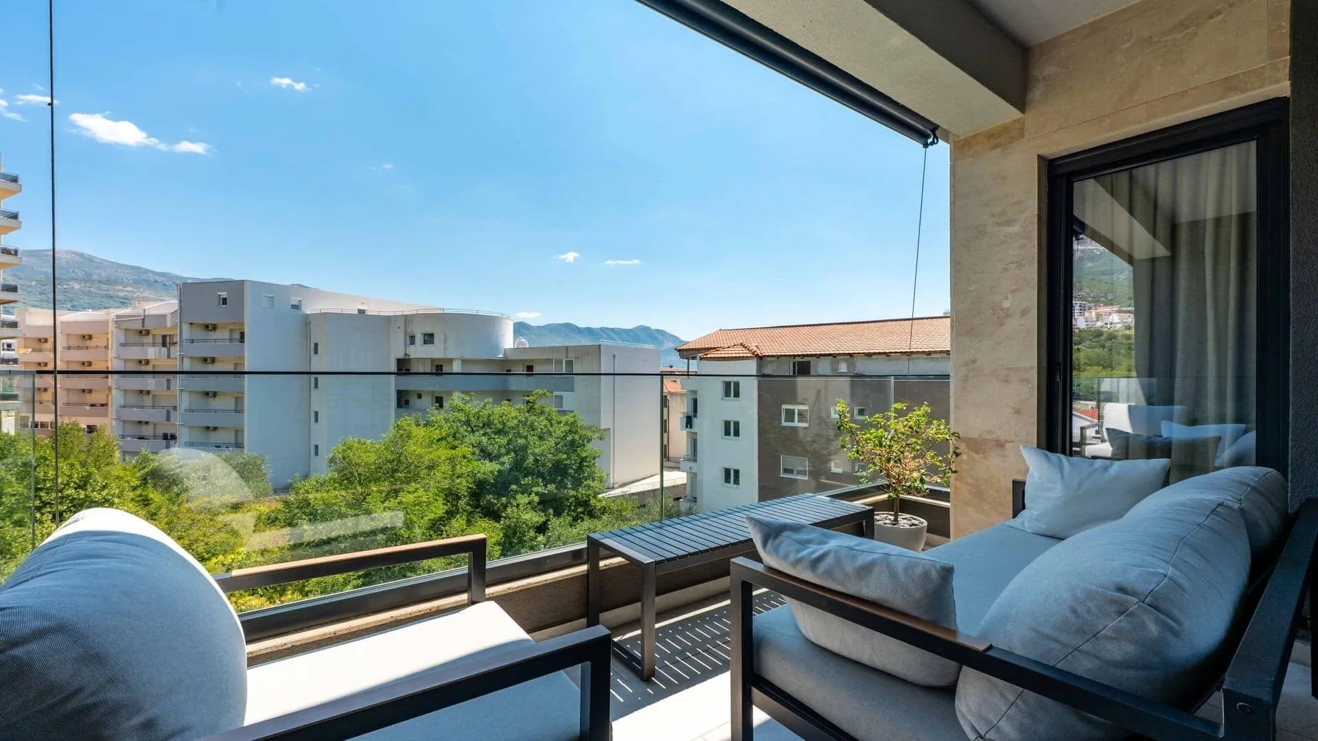 Sale, three bedroom apartment, 125m², Bečići, Budva