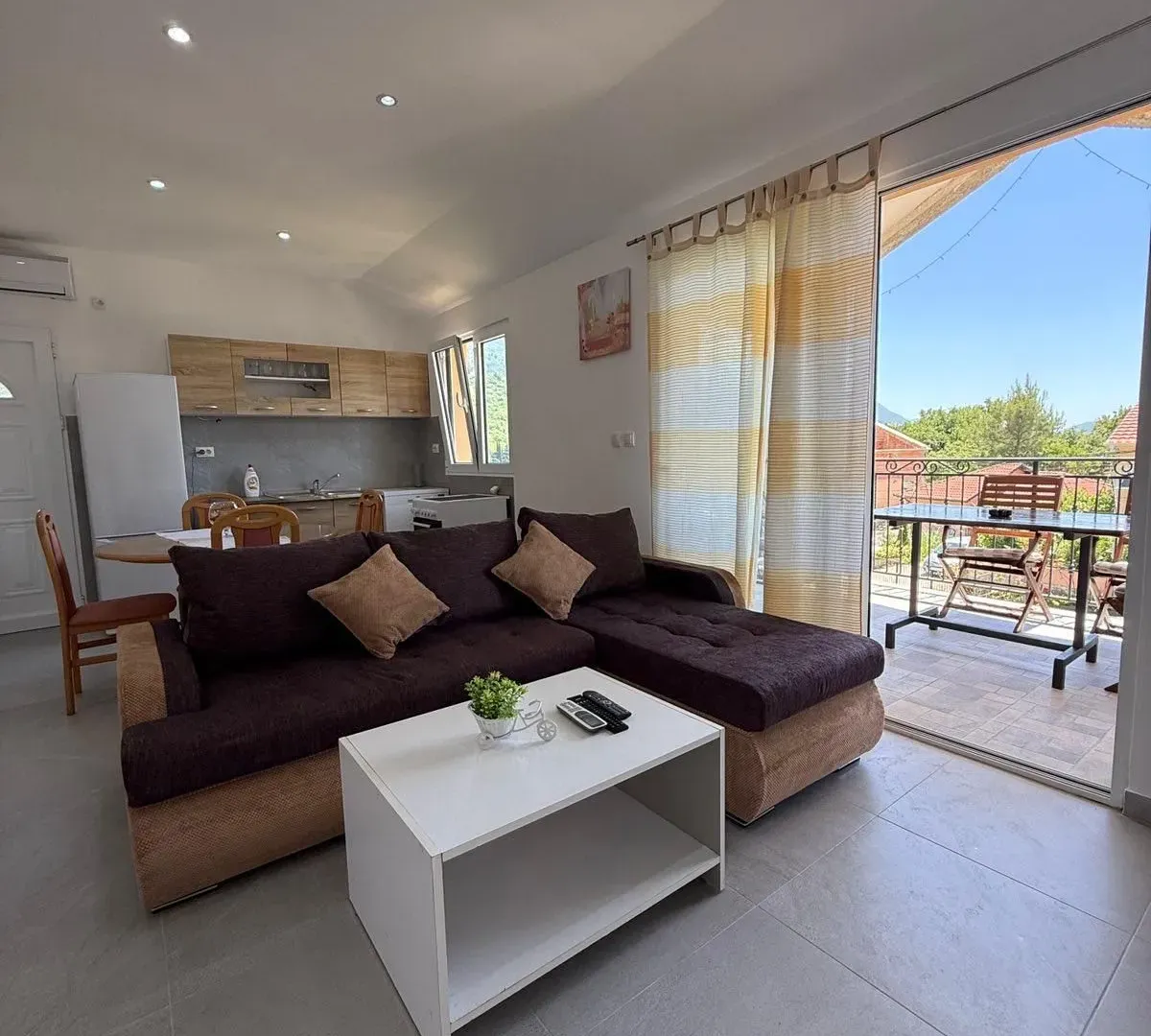 Rent, three bedroom apartment, 85m², Gradiošnica, Tivat