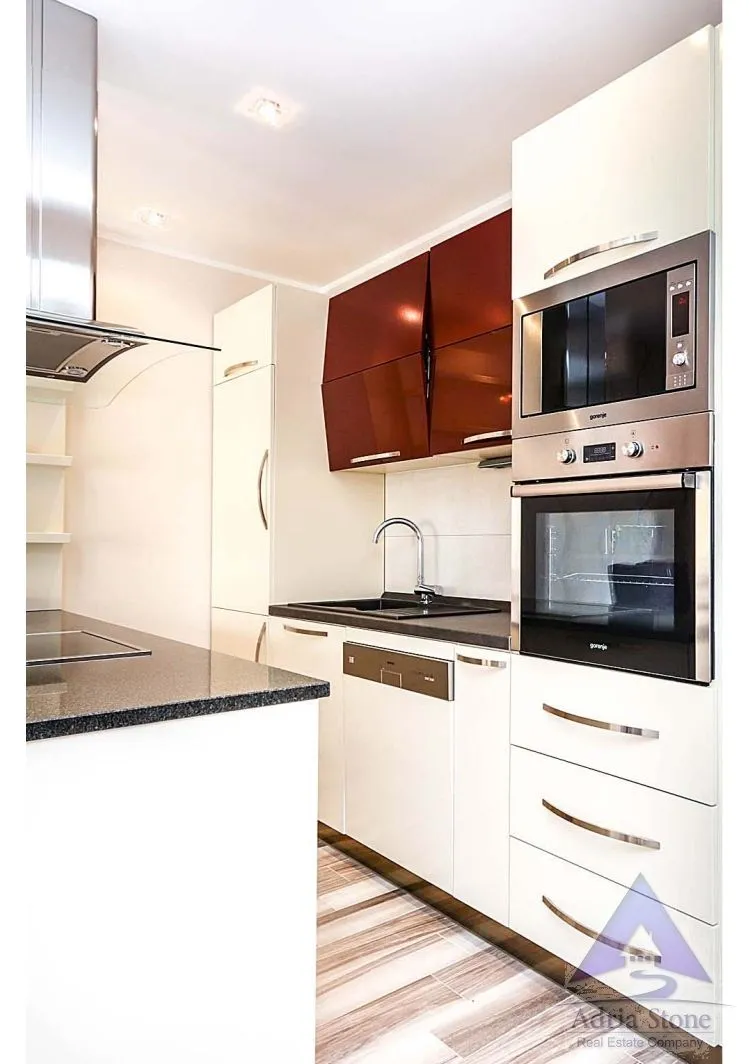 Sale, two bedroom apartment, 84m², Bečići, Budva