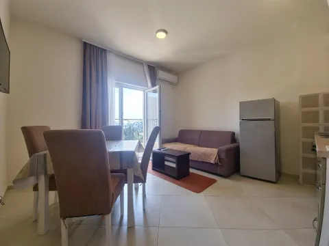 Rent, one bedroom apartment, 46m², Bečići, Budva - image 9