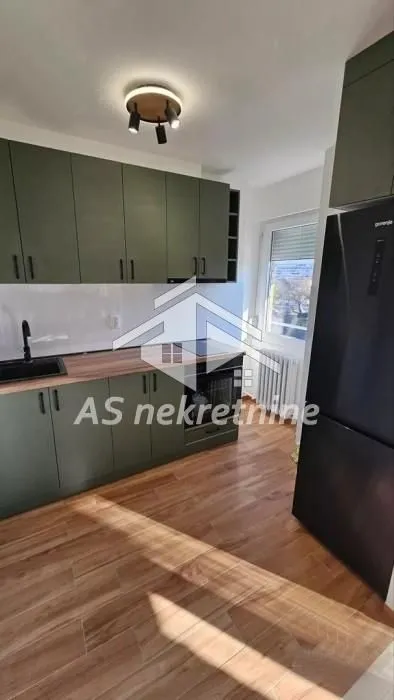 Izdavanje, trosoban stan, 69m², Novi Beograd Sve Podlokacije, Beograd