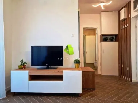Rent, one bedroom apartment, 50m², Čair, Niš - image 10