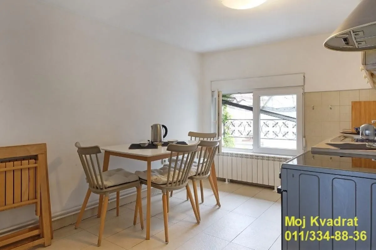 Prodaja, trosoban stan, 82m², Kalenić Pijaca, Vračar Sve Podlokacije