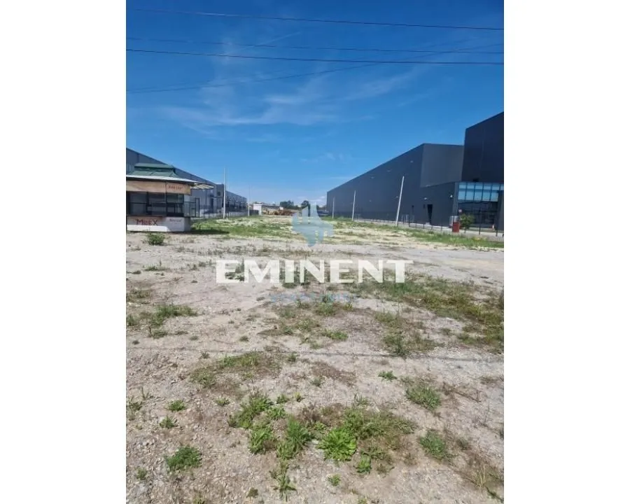 Rent, land lot, 3000m², Batajnica, Beograd