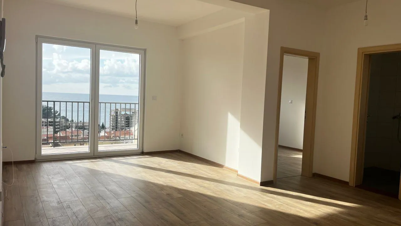 Sale, two bedroom apartment, 54m², Petrovac, Budva