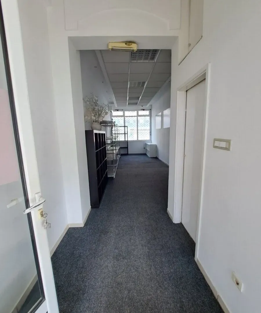 Izdavanje, poslovni prostor, 27m², Preko Morače, Podgorica