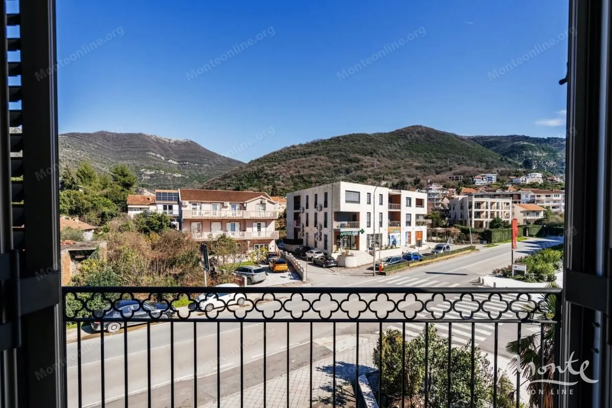 Prodaja, jednosoban stan, 45m², Tivat, Crna Gora
