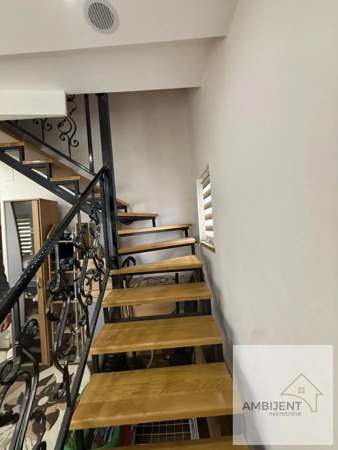 Prodaja, kuća, 248m², Centar, Stara Pazova