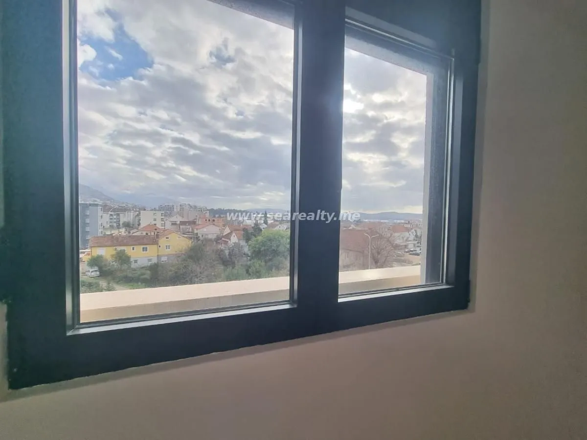 Prodaja, dvosoban stan, 67m², Tivat, Crna Gora