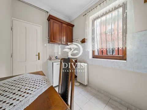 Sale, house, 237m², Vračar Sve Podlokacije, Beograd - image 6