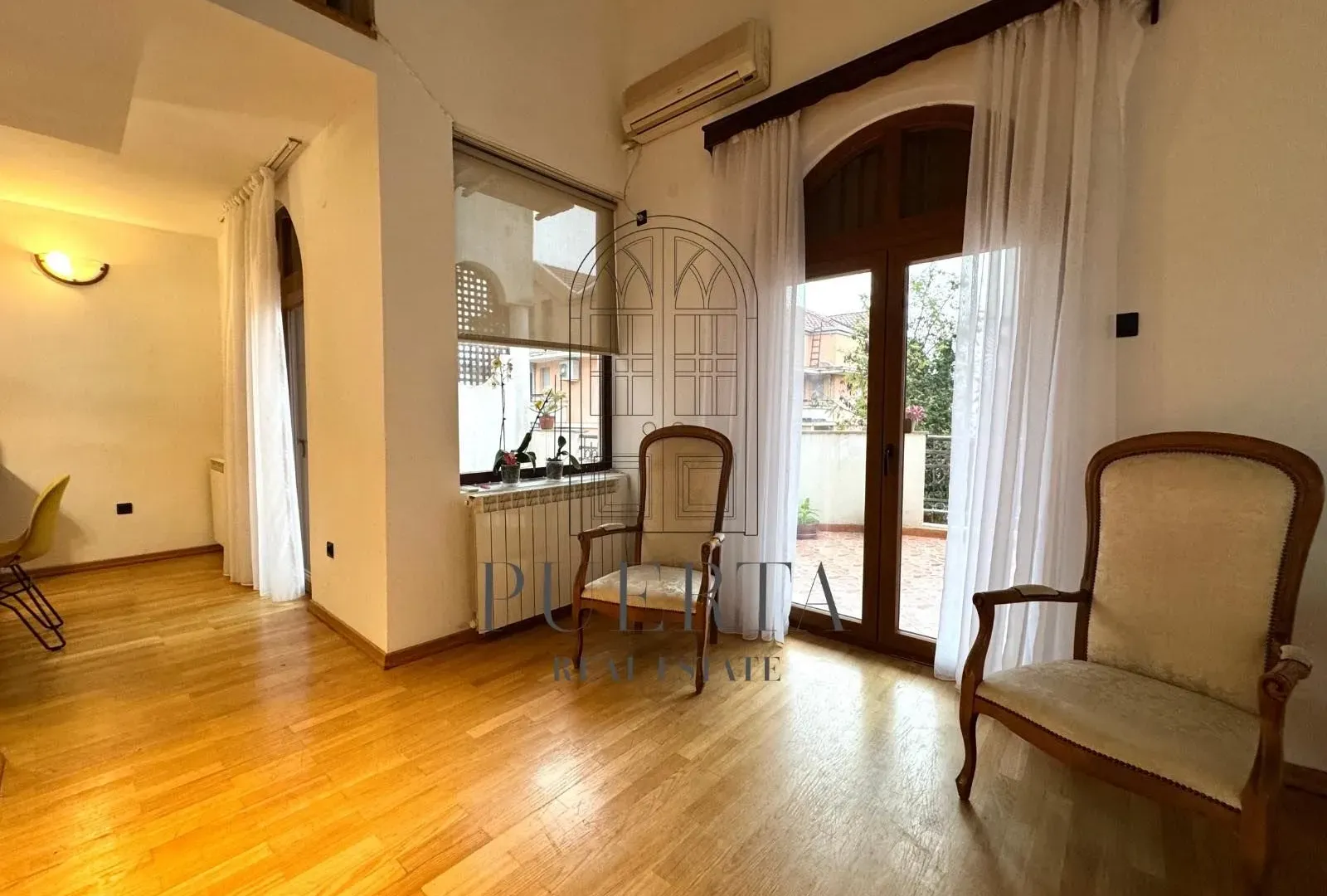 Rent, house, 300m², Gorica C, Podgorica