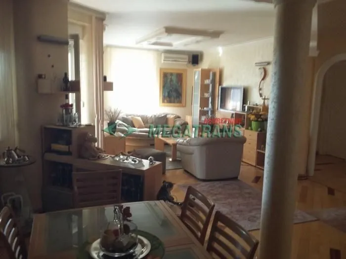 Rent, four bedroom apartment, 160m², Čenej, Novi Sad Sve Podlokacije