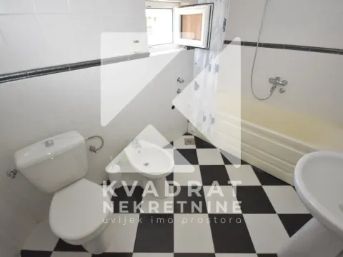 Rent, house, 185m², Tološi, Podgorica - image 18