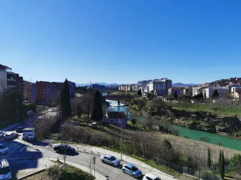 Rent, office space, 117m², Vezirov Most, Podgorica - image 12