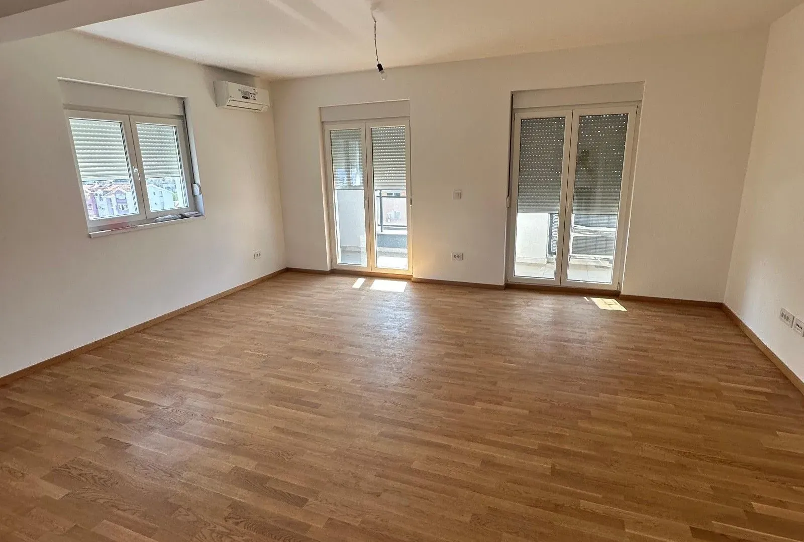 Prodaja, trosoban stan, 104m², Stari Aerodrom, Podgorica