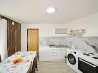 Izdavanje, kuća, 100m², Škaljari, Kotor - image 9