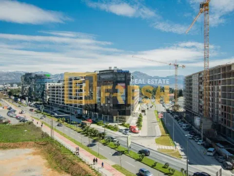 Izdavanje, trosoban stan, 95m², Master Kvart, Podgorica - image 16