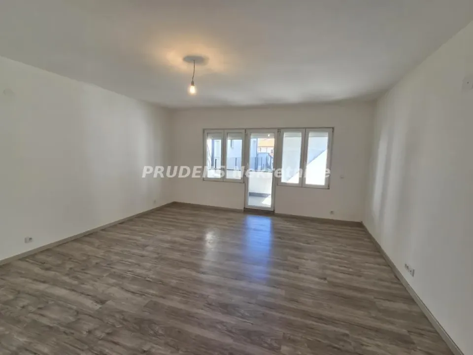 Prodaja, četvorosoban stan, 106m², Nova Pazova, Stara Pazova