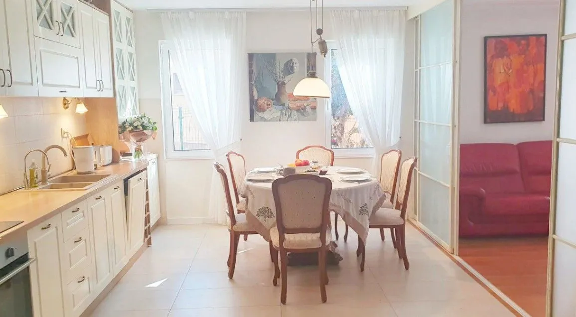 Sale, three bedroom apartment, 122m², Petrovac, Budva