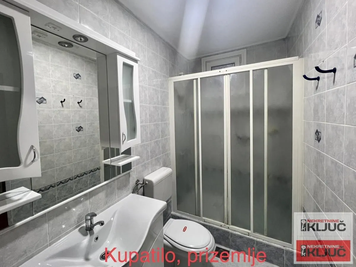 Izdavanje, kuća, 227m², Tatarsko brdo, Petrovaradin