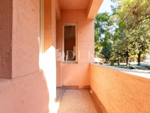 Izdavanje, poslovni prostor, 85m², Centar, Podgorica - image 21