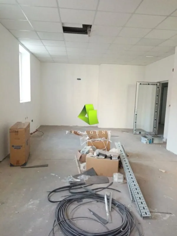 Rent, office space, 326m², Medijana, Niš